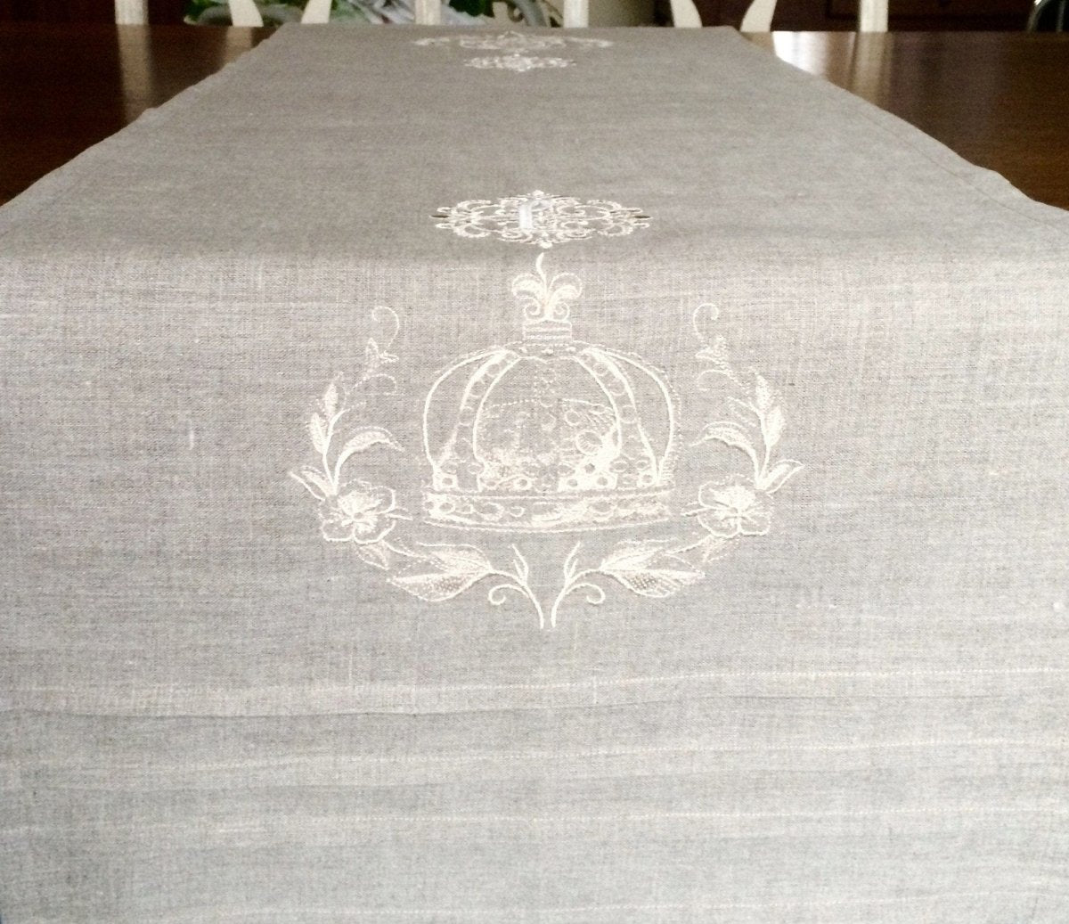 Crown Wreath Table Runner - Linen and Letters