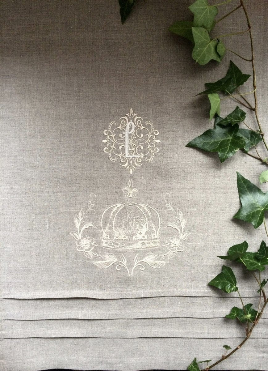Crown Wreath Table Runner - Linen and Letters