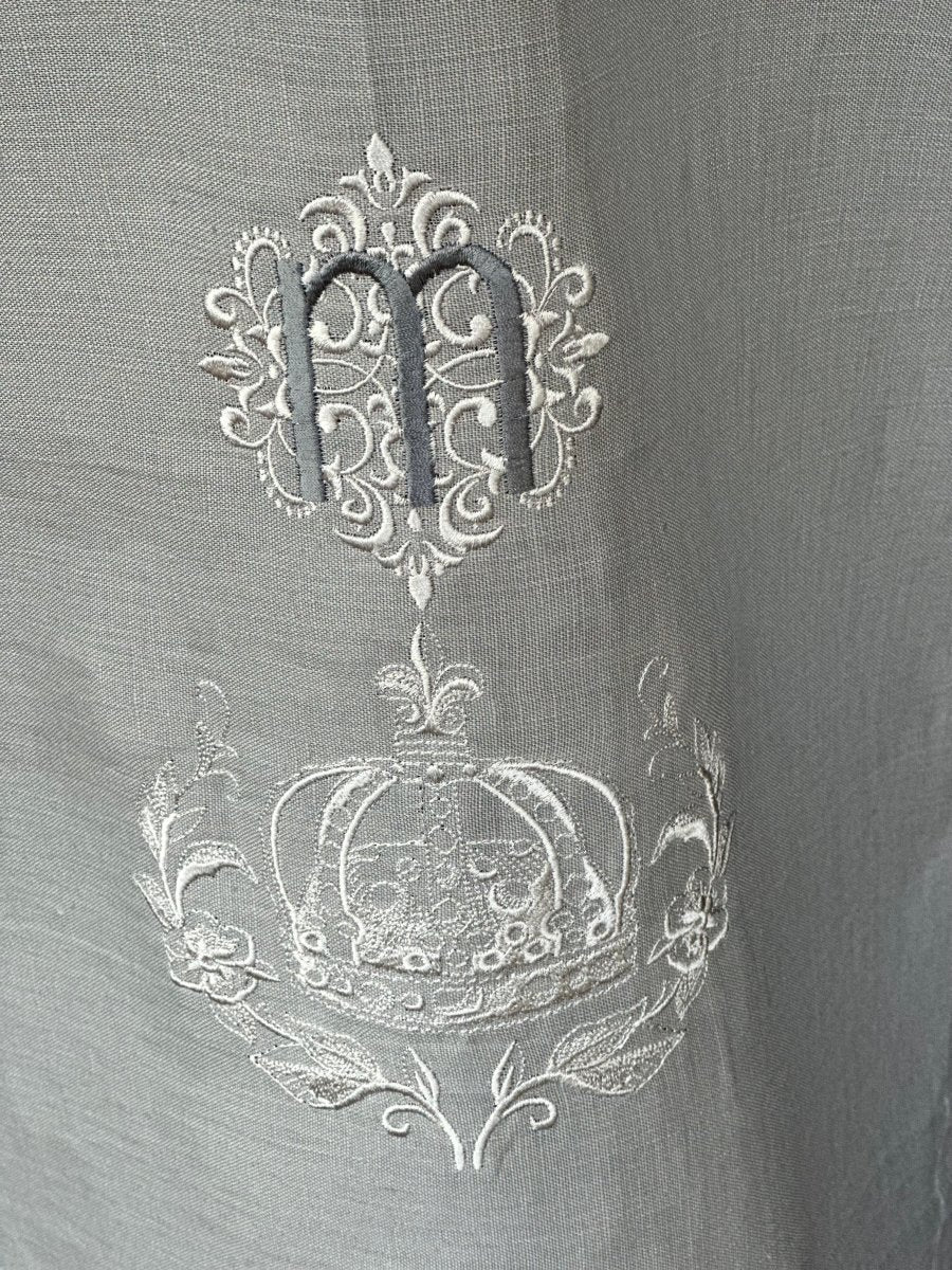 Crown Wreath Table Runner - Linen and Letters