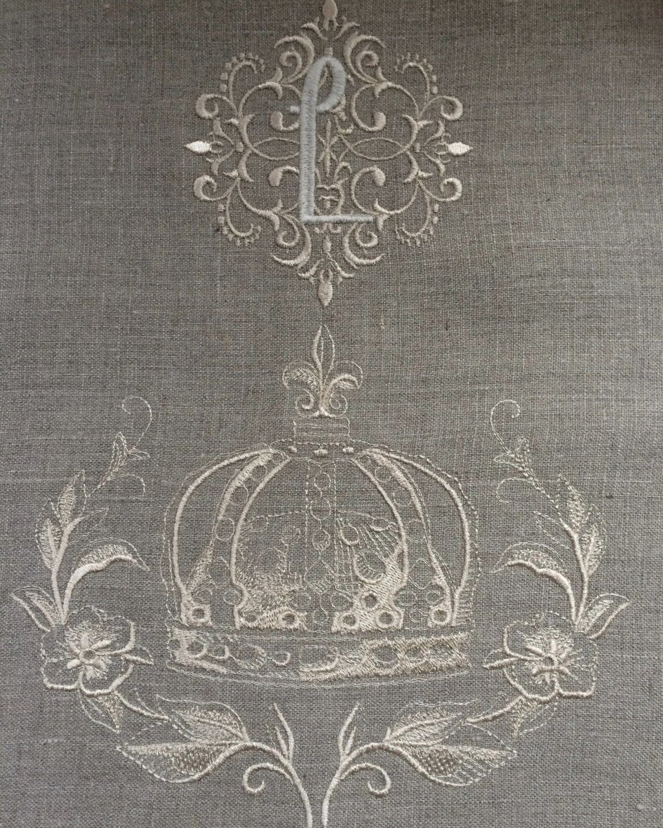 Crown Wreath Table Runner - Linen and Letters