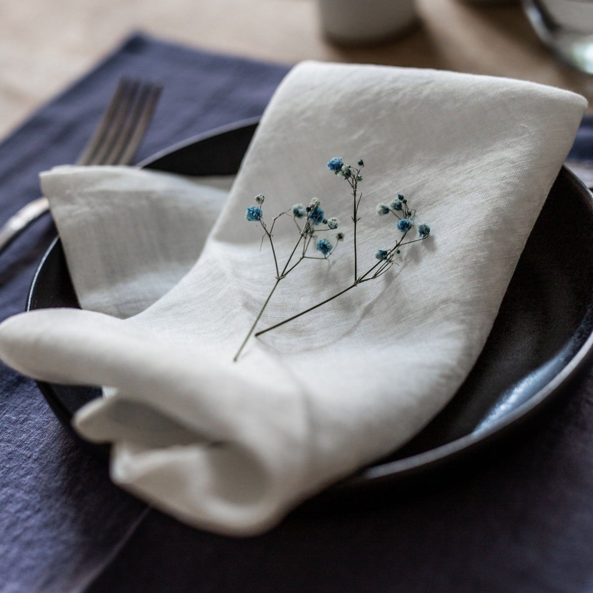 EMBROIDERED LINEN NAPKIN - White