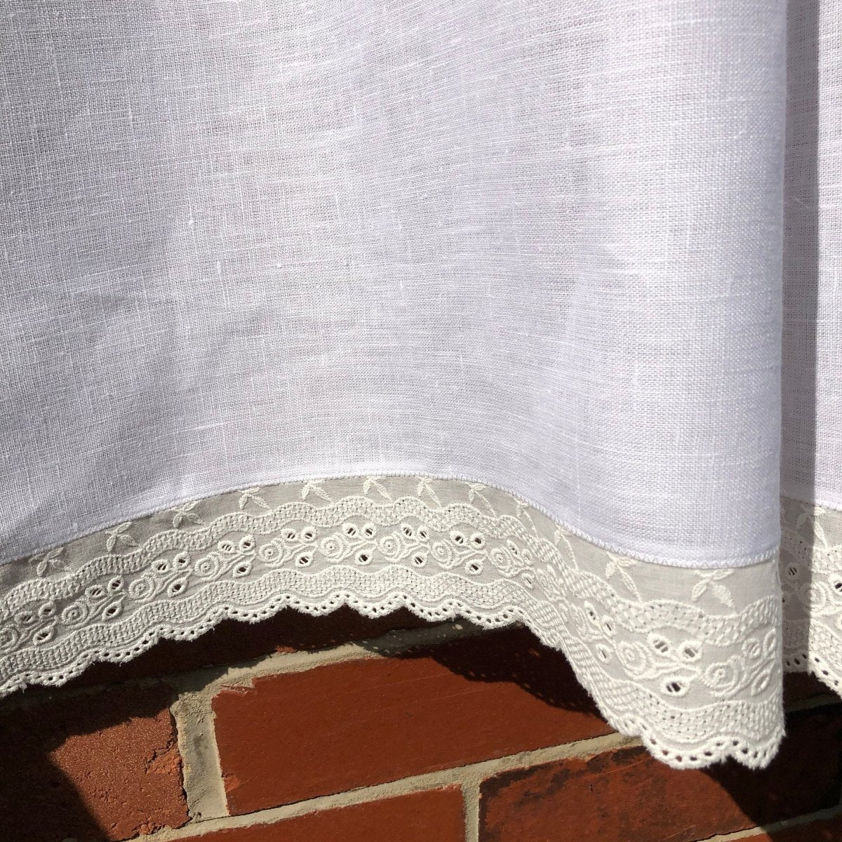 Styal White Linen Lace Cafe Curtain - Linen and Letters