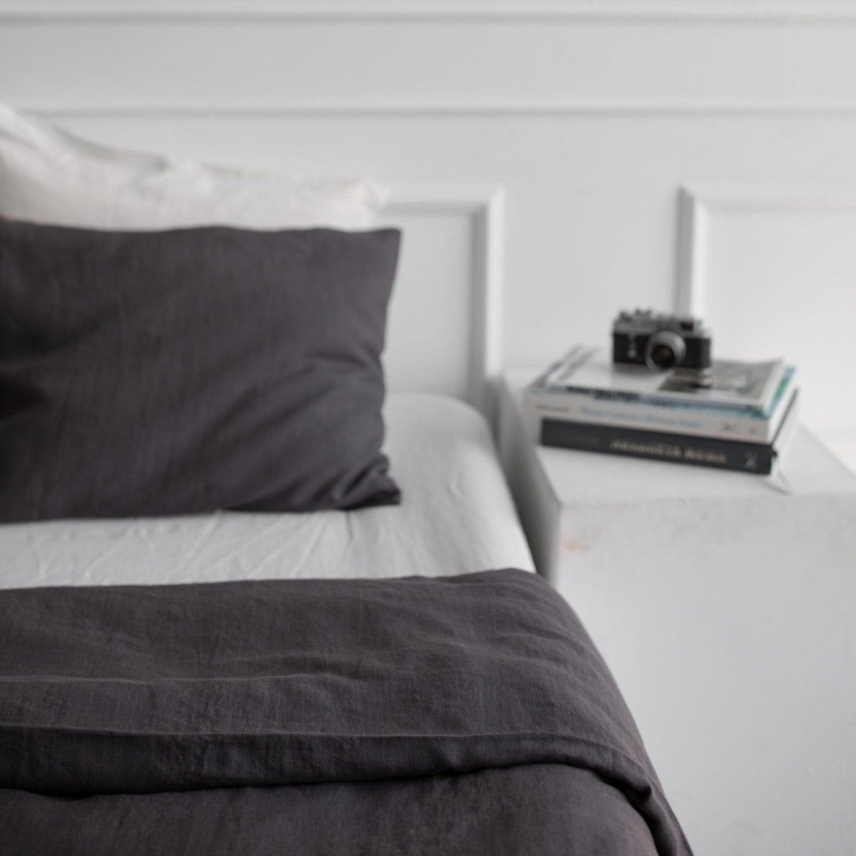Charcoal Dark Grey 100% Linen Bedding Set - Duvet Cover + Pillowcase(s) - Linen and Letters