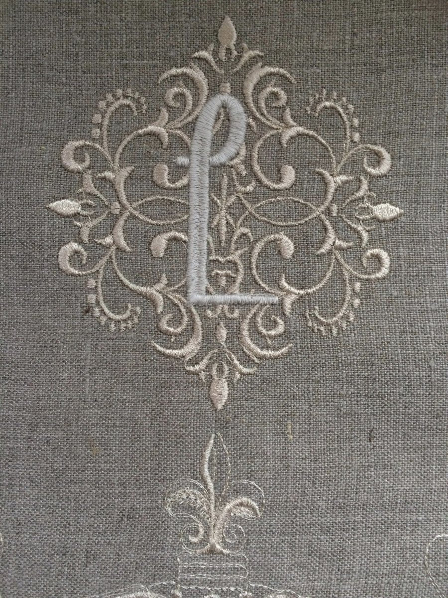 Crown Wreath Table Runner - Linen and Letters