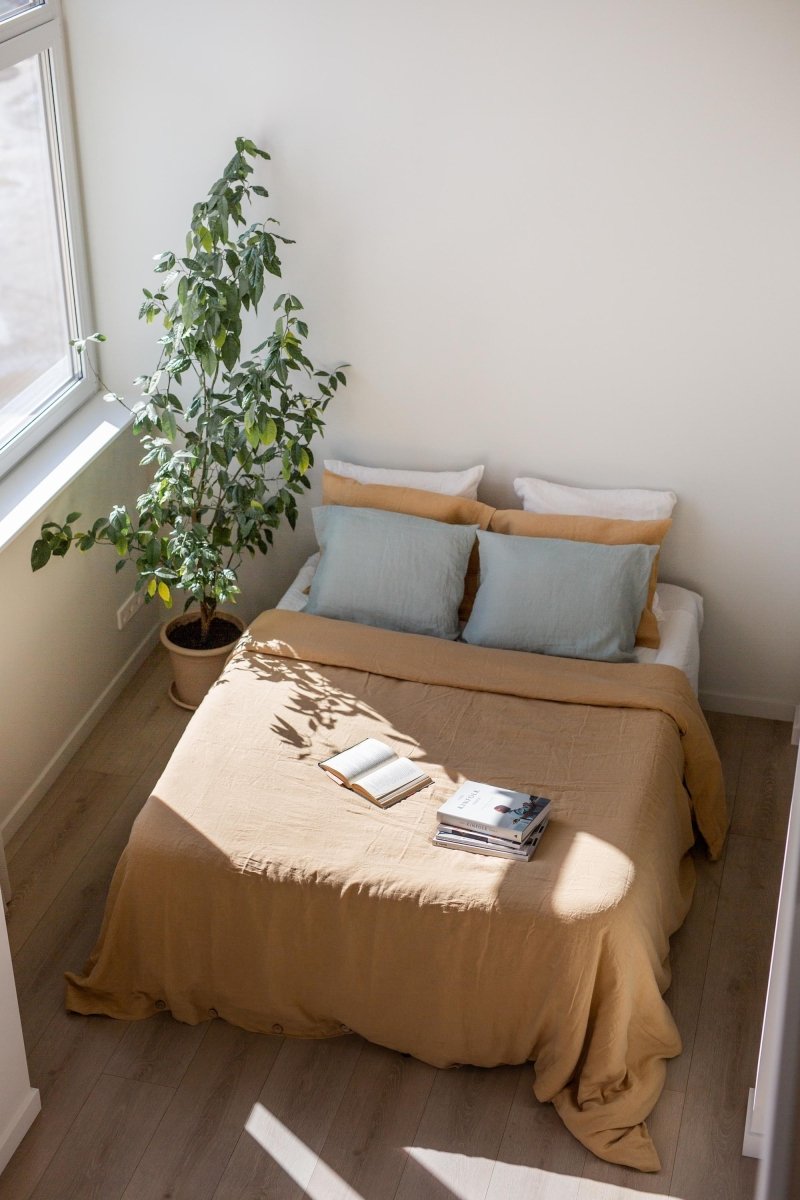 Ochre sheets and outlet pillowcases