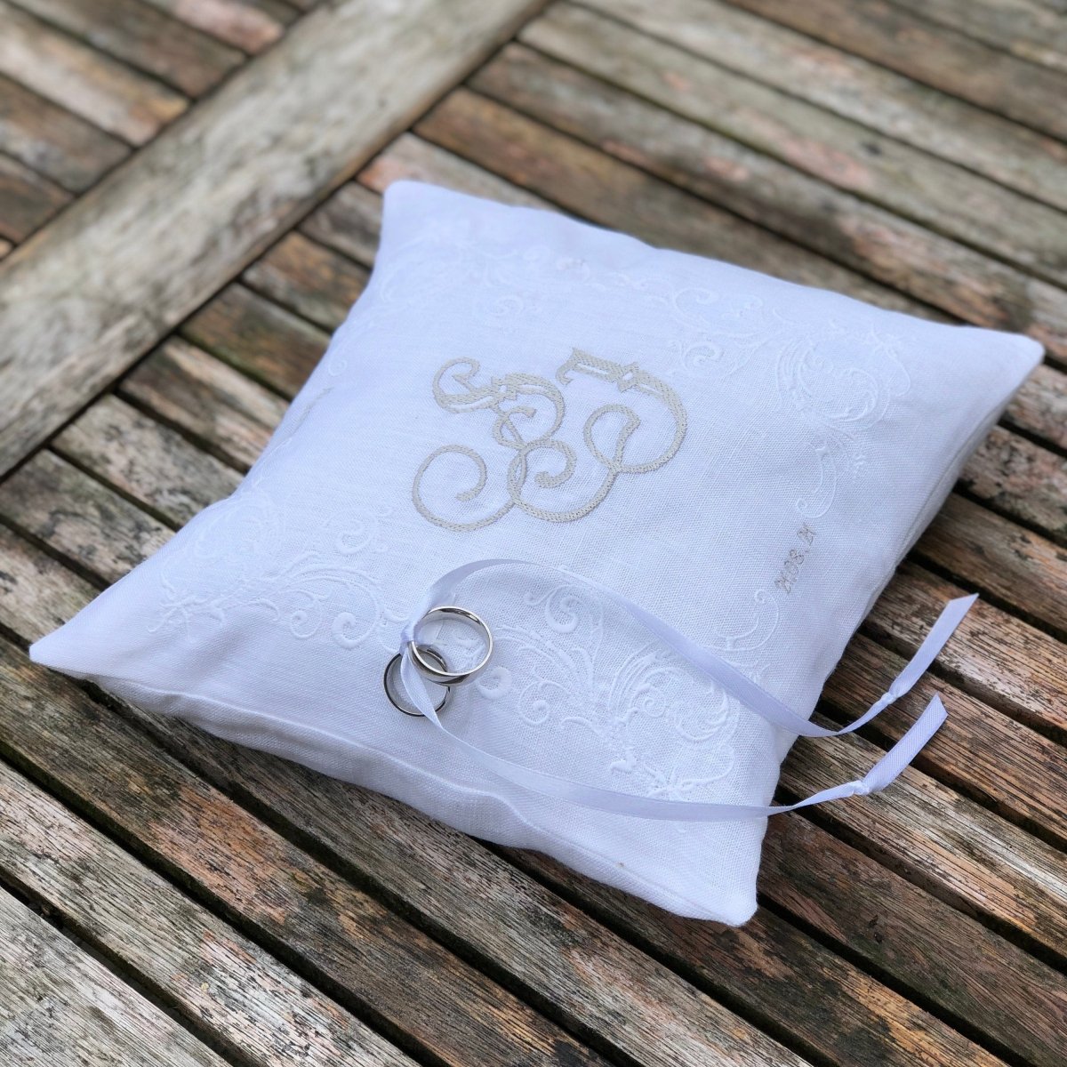 Ring bearer's Pillow Embroidered Monogram - Linen and Letters