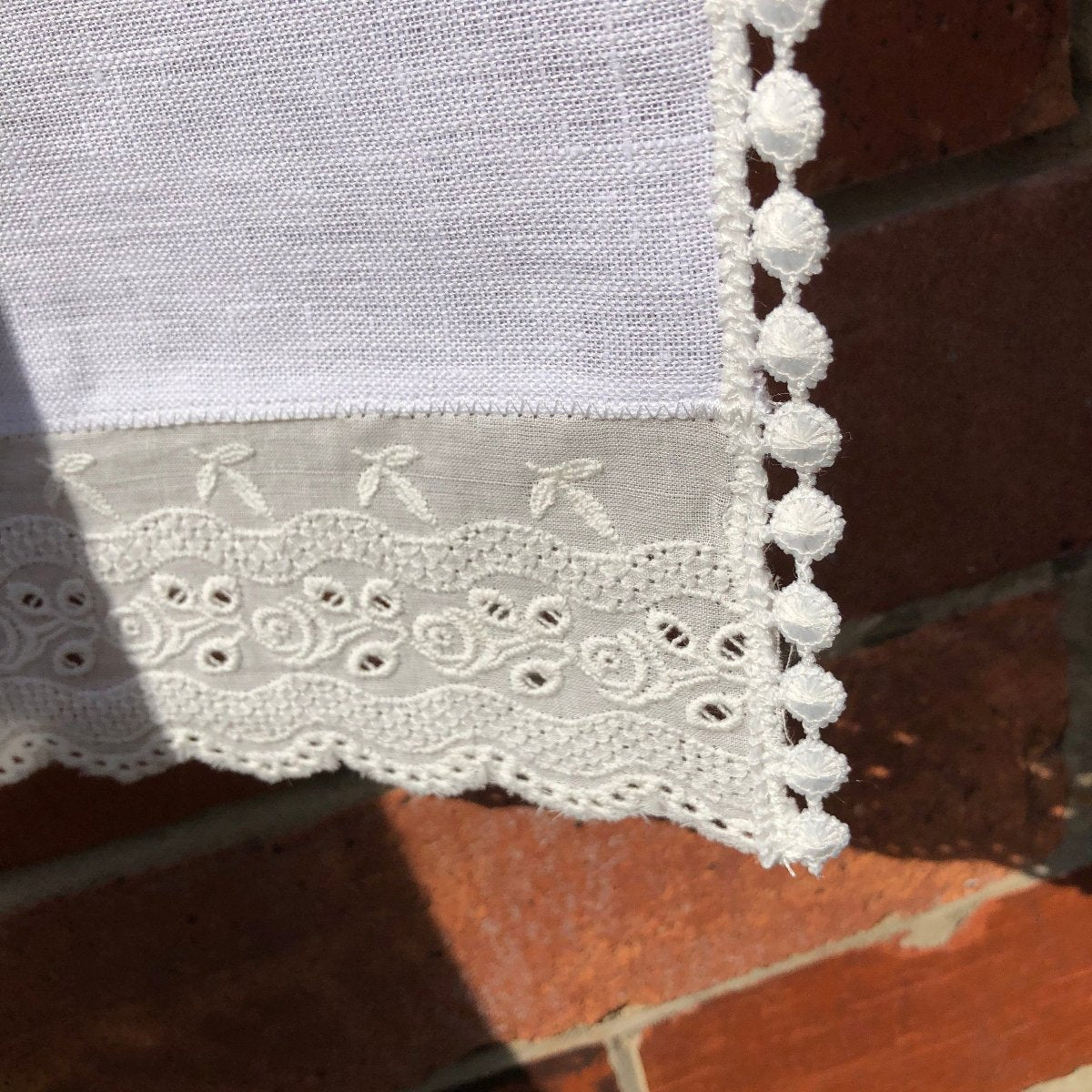 Styal White Linen Lace Cafe Curtain - Linen and Letters